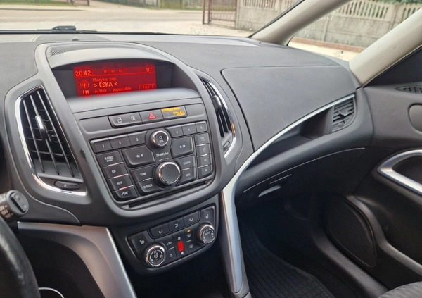 Opel Zafira cena 39900 przebieg: 119060, rok produkcji 2015 z Wrocław małe 631